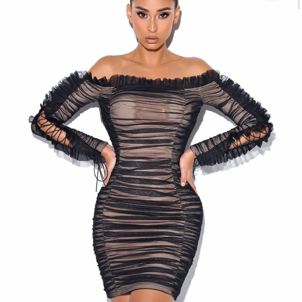 Miss circle off shoulder dress